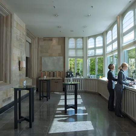 Rocco Kennedy Hotel